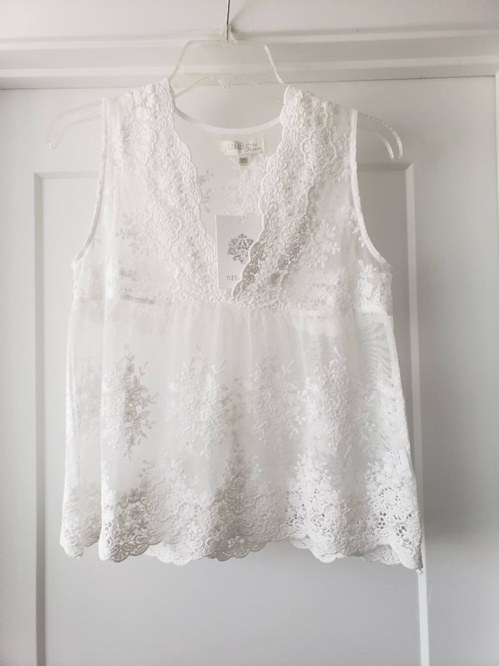 REBELLION AGAIN LACE TOP SIZE XS